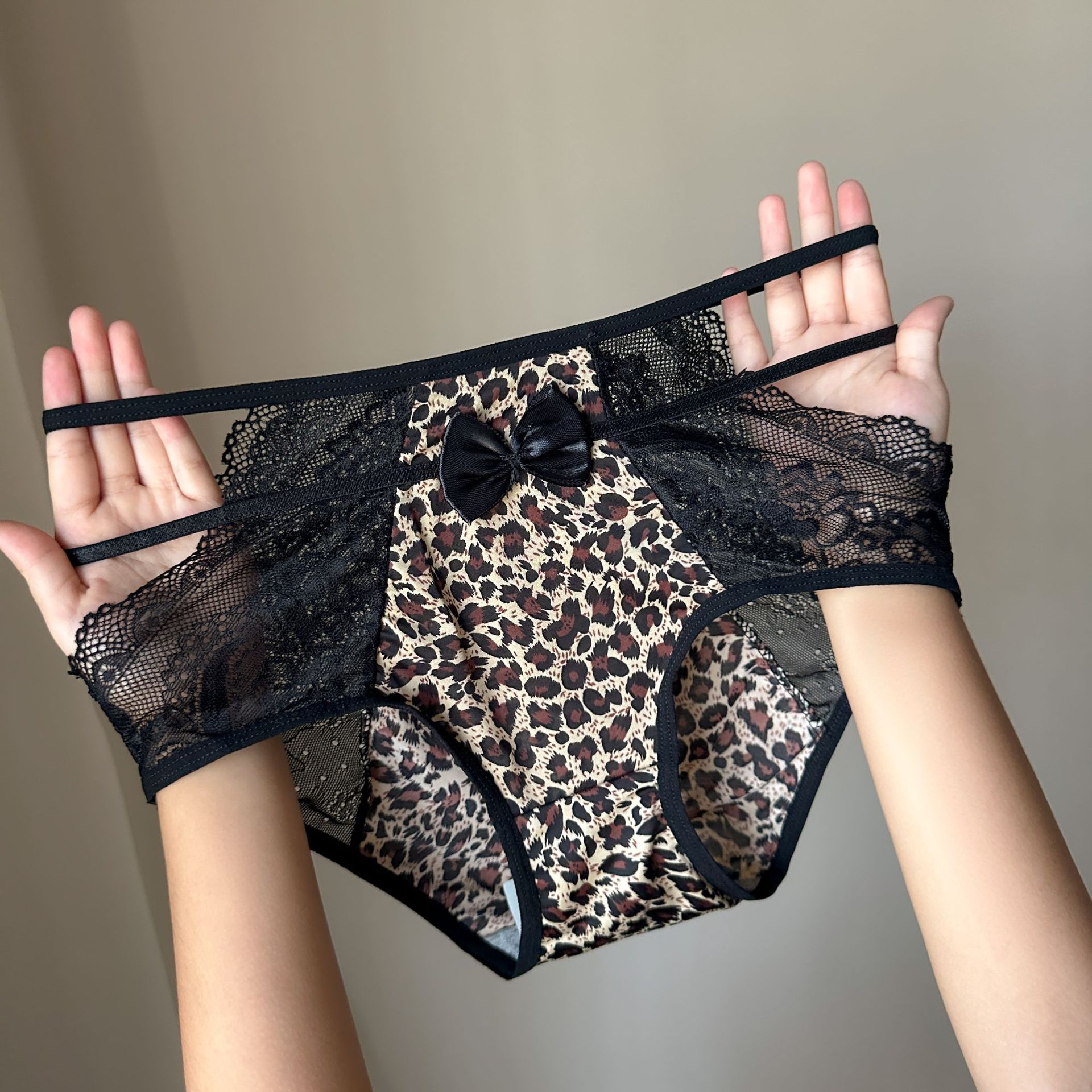 New bestseller women's lace-printed underwear: Breathable, comfortable, hip-hugging, thin straps, cutout, high elasticity, high waist, large size, 17428#