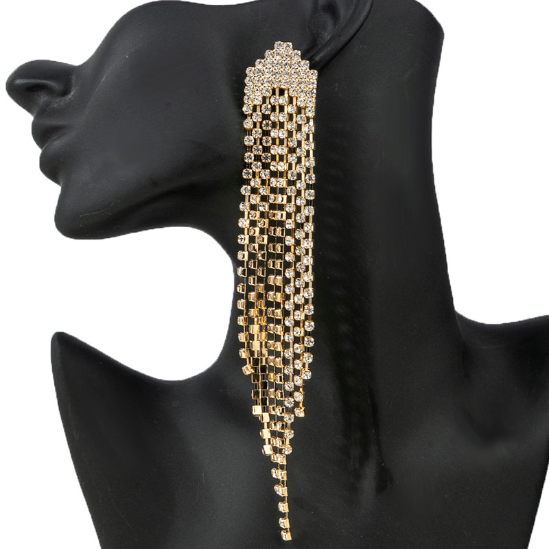 Amazon's best-selling long tassel earrings are grand and exaggerated, with full diamonds and shiny earrings. They are luxurious, individual, trendy and versatile accessories for women's temperament full figure