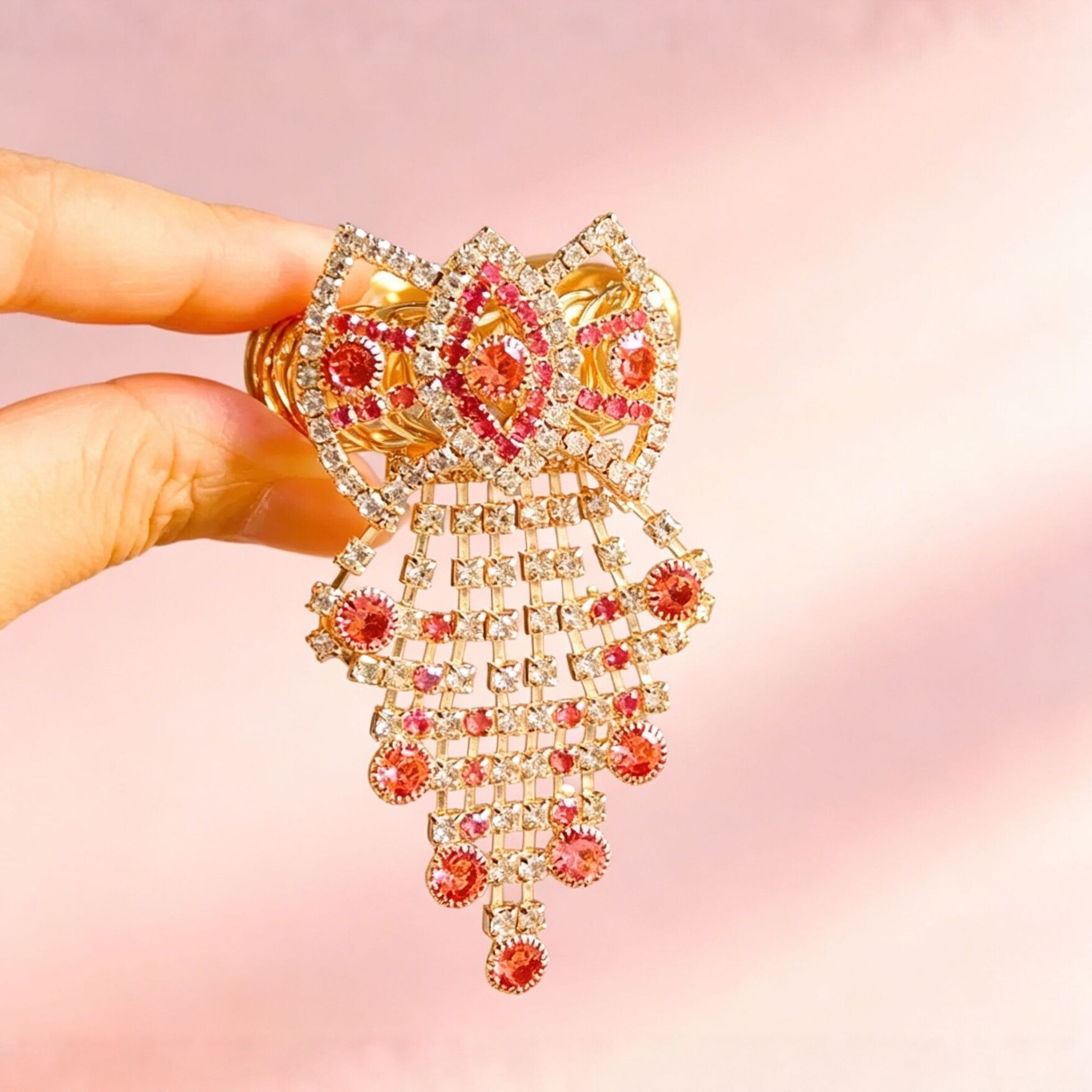 Diamond-encrusted bow spring clip for women, crystal hair clip at the back of the head, Korean elegant ponytail clip headwear new style Specification image