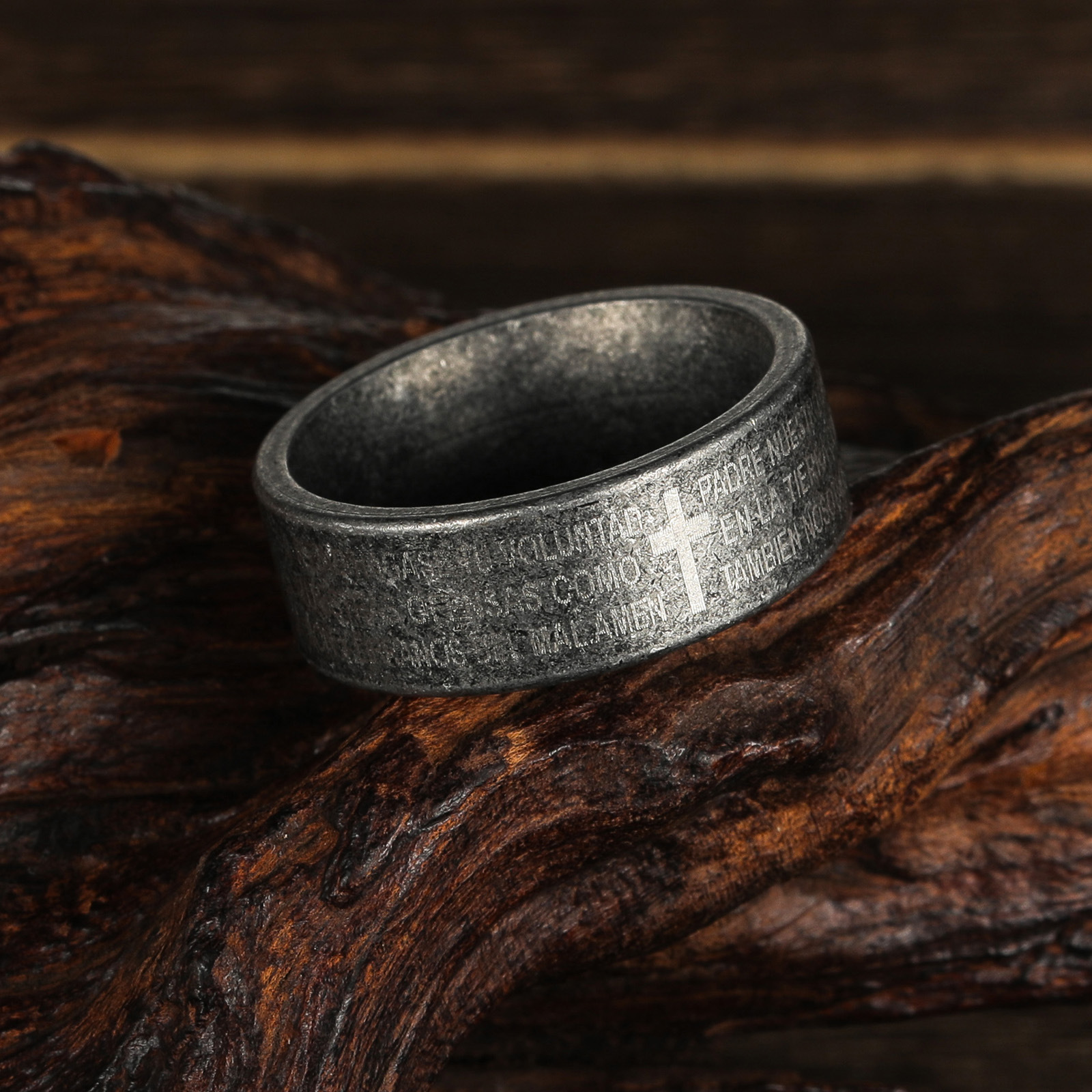 A retro style ring with English letters marked on it, a vintage silver titanium steel ring for men, which is a popular cross-border accessory from Europe and America