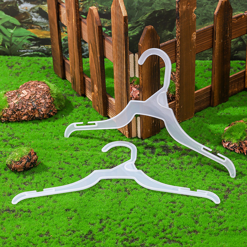 Plastic export children's clothes hangers supply clothes hanger clothing factory hanging export plastic clothes hanger wholesale clothing store Application Scenario