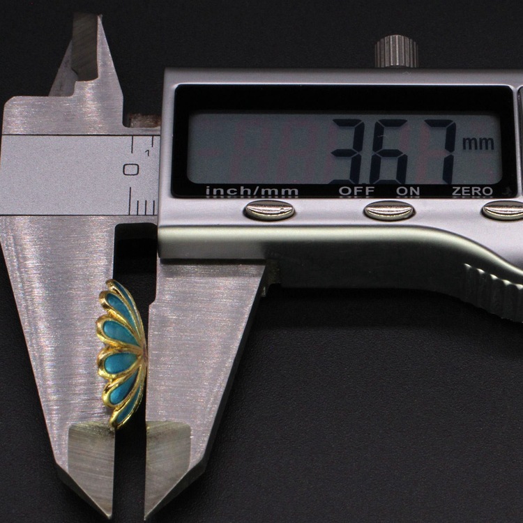 Traditional high-temperature enamel mechanism silver-blue decorative inlaid veneer Cloisonne 12-petal phoenix tail single piece Application Scenario