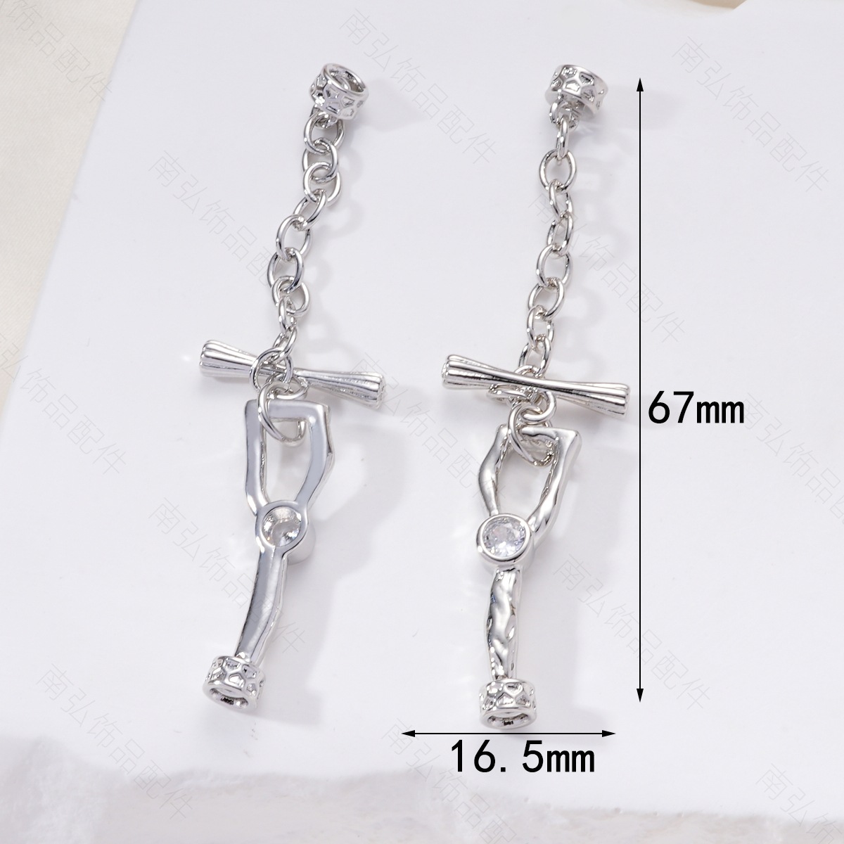 Copper palladium-plated, white gold and zirconium-inlaid irregular OT clasp necklace, diy bracelet, necklace ending chain, clasp head accessory Application Scenario