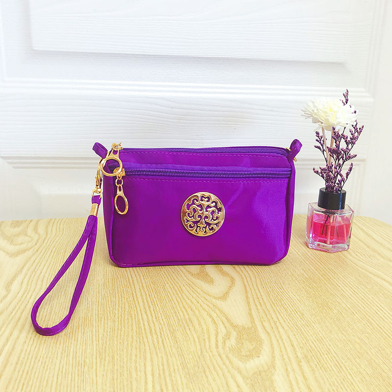 The new style is a hand-held bag that can be carried or carried, a single-shoulder crossbody bag, a small storage cosmetic bag, and a fashionable small phone bag Specification image