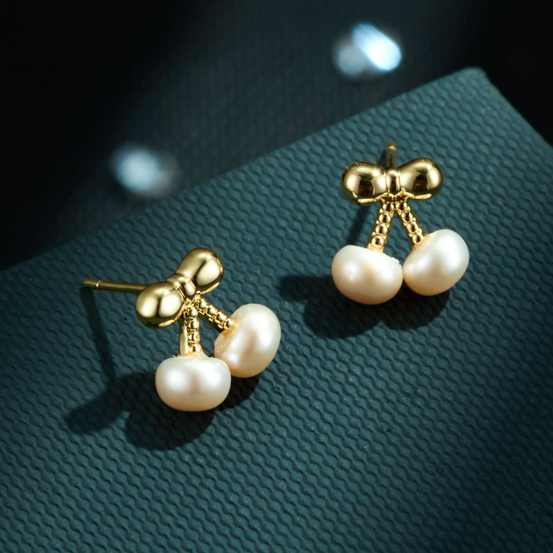 Fresh and sweet cherry stud earrings, copper alloy, real gold plating, freshwater pearl s925 silver needle, high-end and exquisite earrings Application Scenario