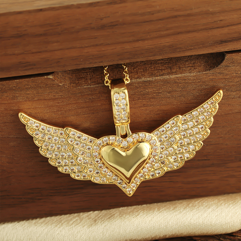 A new European and American trend copper gold-plated micro-inlaid zircon heart-shaped angel wing pendant DIY accessory Specification image