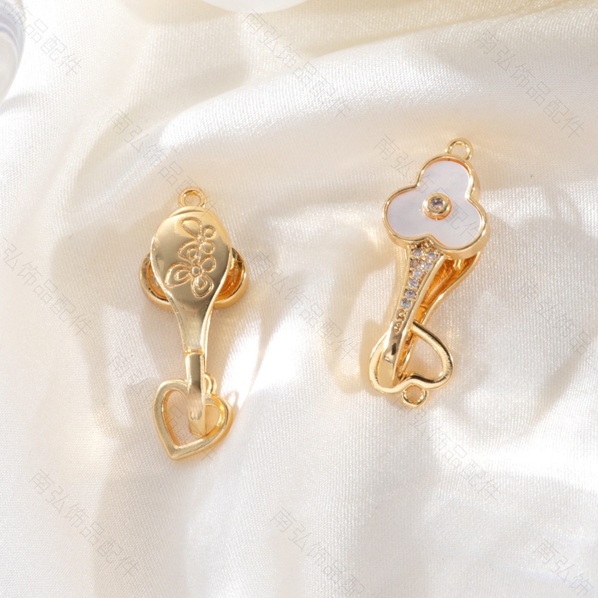 Micro-inlaid zirconium white shell ruyi elastic clasp copper plated 18k gold color-preserving pearl bracelet and necklace clasp DIY accessory Application Scenario