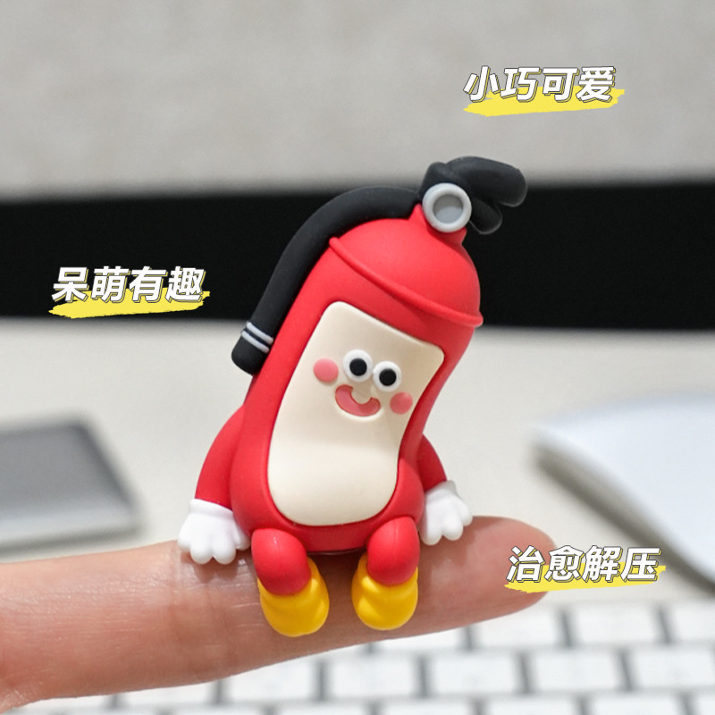 创意趴趴卡通消消火灭火器先生办公室可爱萌粒电脑屏幕桌面小摆件产品图