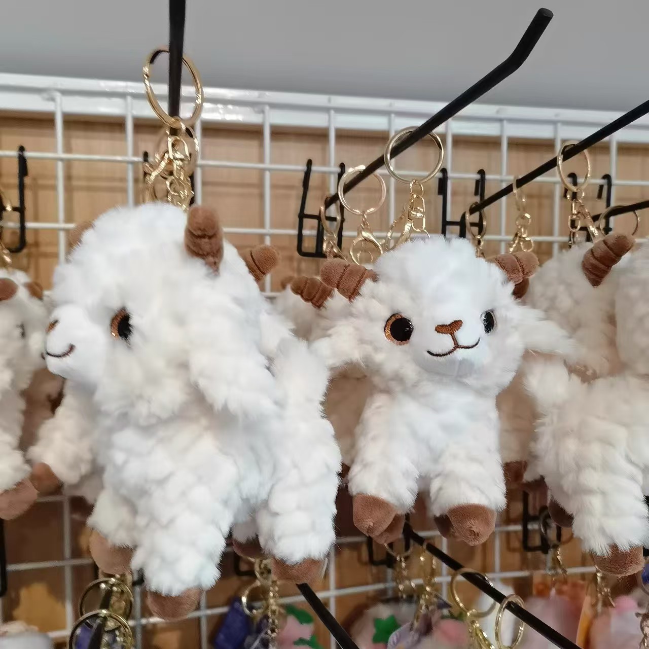 Xinjiang little sheep pendant plush doll super soft and cute alpaca pendant available for order ！！！！！ Specification image