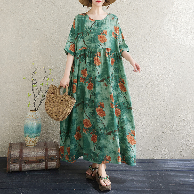 A Real Photo Of A Chubby Girl With A Thin Cotton And Linen Floral Pattern In Summer, Wearing A Round-Neck Short-Sleeved Dress In A Loose And Simple Bohemian Style