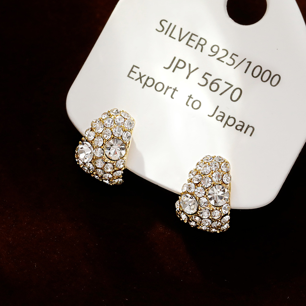 Hyacinth copper-plated gold stud earrings for women 2025 New bestsellers, light luxury and high-end style earrings, exaggerated sparkling diamond retro earrings Application Scenario
