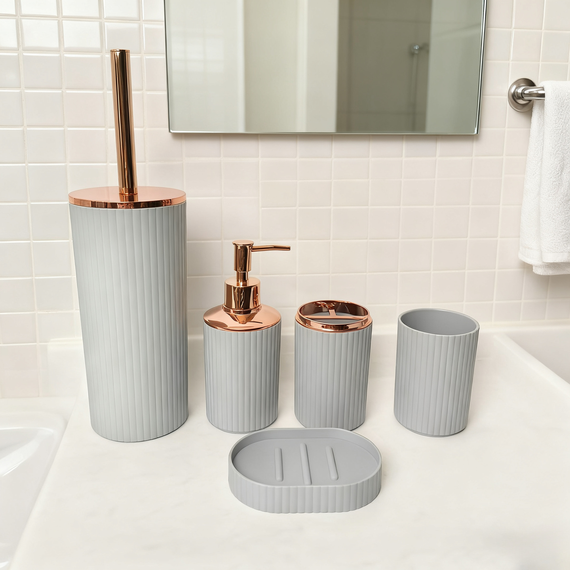 Bathroom hotel 5-piece set of toiletries and cleaning supplies, toilet brush, lotion bottle, cup, hotel kit factory direct sales details Picture