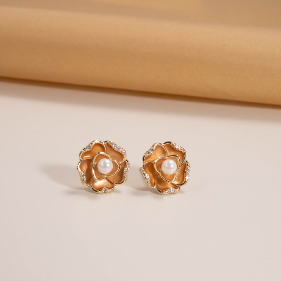 New copper-plated real gold S925 silver needle fashion bestseller, light luxury golden camellia long tassel stud earrings, niche high-end feel, gold gold earrings and earrings for women details Picture