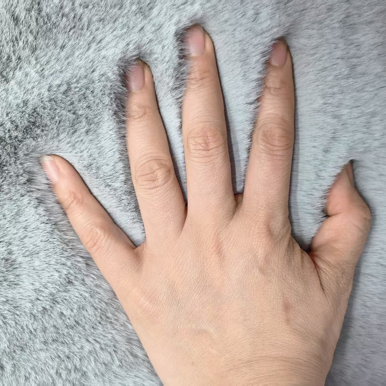 仿兔毛纯色素色柔软舒适脚地垫门垫客厅浴室卧室床边飘窗防滑卷材白底实物图