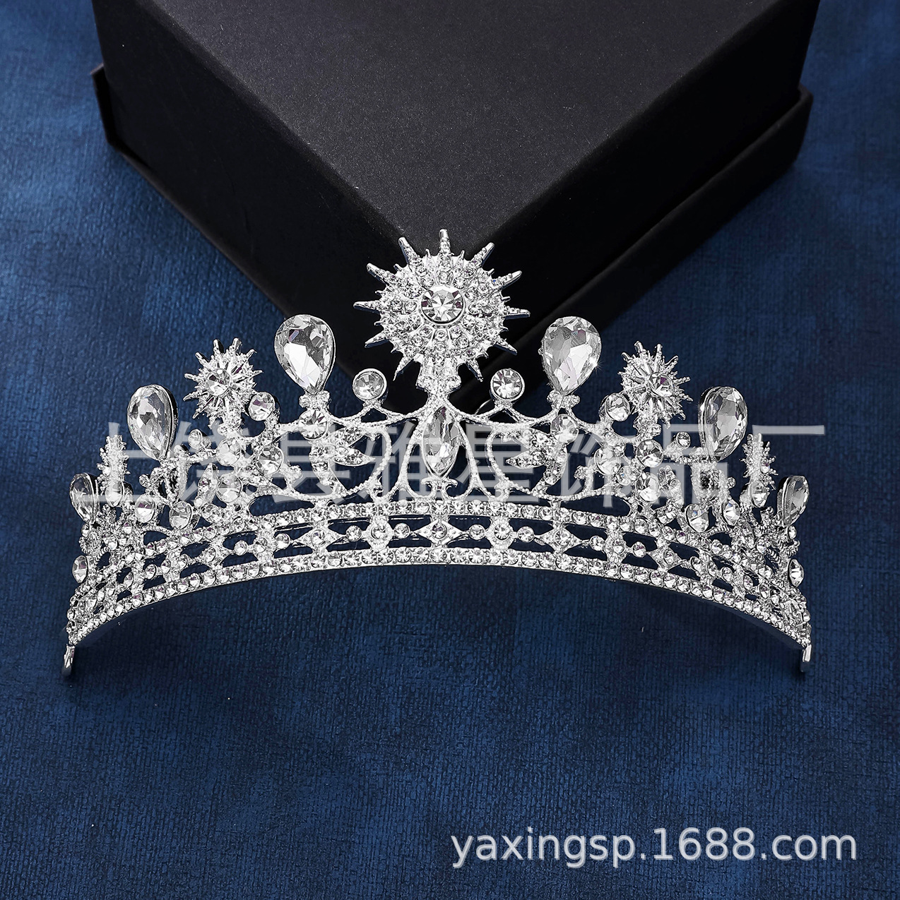 غطاء شعر العروس في الغلاف الجوي، ثوب الزفاف، ثوب الزفاف