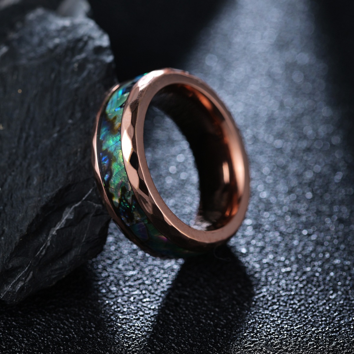European and American cross-border style diamond-shaped edge-plated black rose gold ring for men, titanium steel set abalone shell ring Specification image