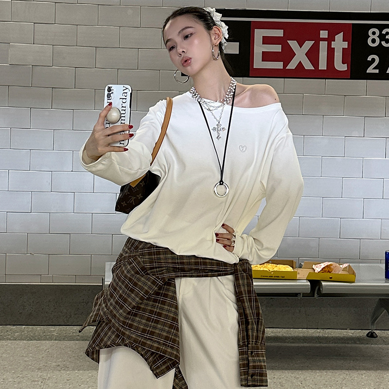 MMFISH trendy street off-the-shoulder casual design embroidered heart loose top T-shirt, laid-back hoodie 24T359