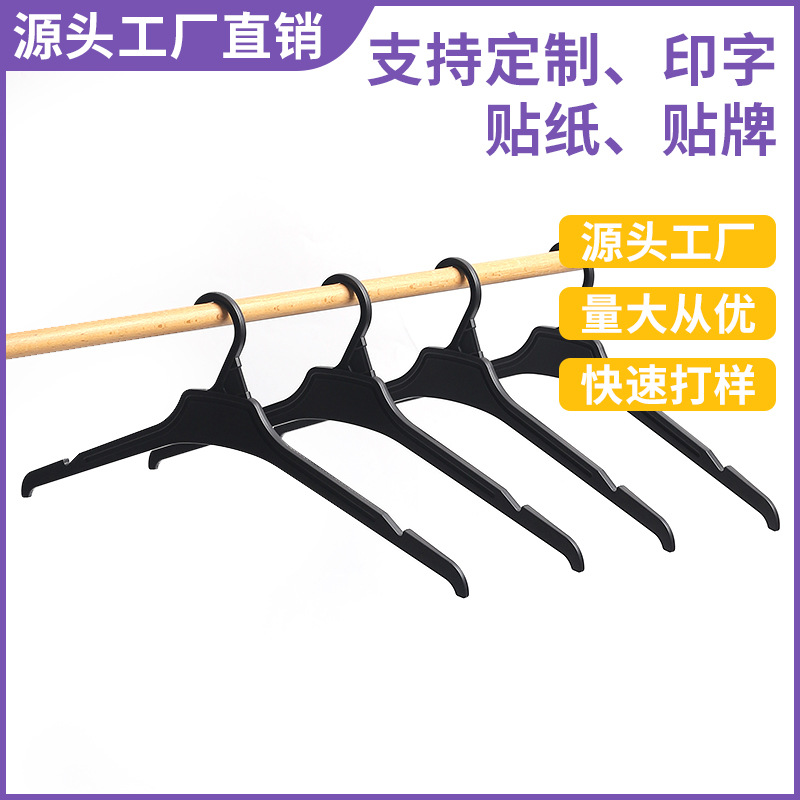 衣架/铁衣架/防滑衣架/衣架木头/jk衣架产品图