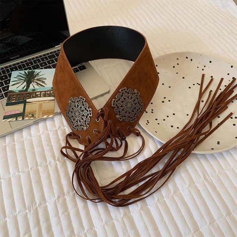 Fashionable new Chinese-style millennial hot girl on Instagram, retro fringed circular riveted belt, cinched waist belt, cinched waist design Specification image