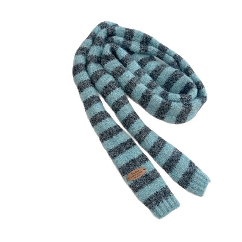 One-piece consignment Korean-style niche knitted color-blocked scarves for women, fashionable Y2k, long wool blend, versatile and layered. Cross-border street stall wholesale Item Picture