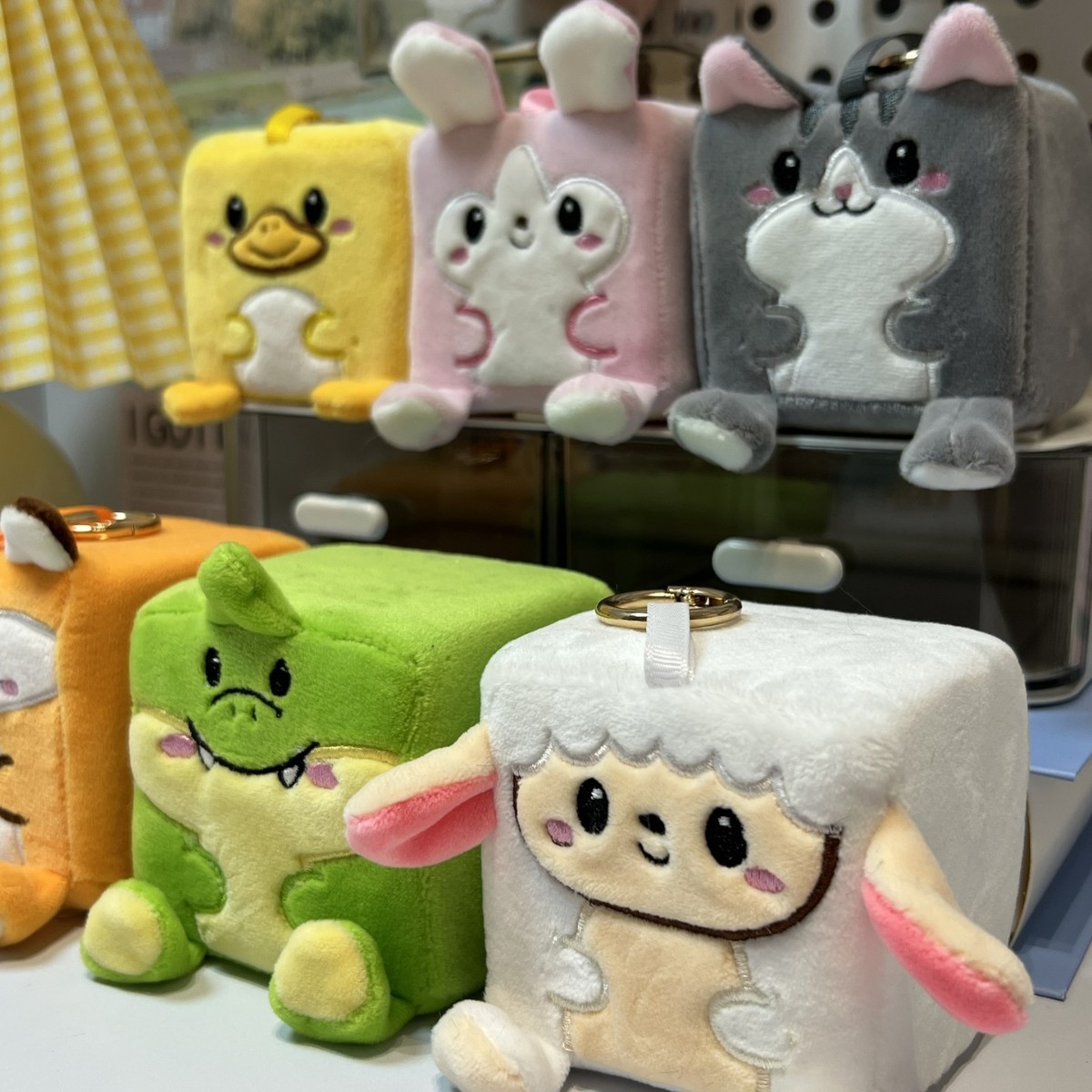 恐龙玩具实物图