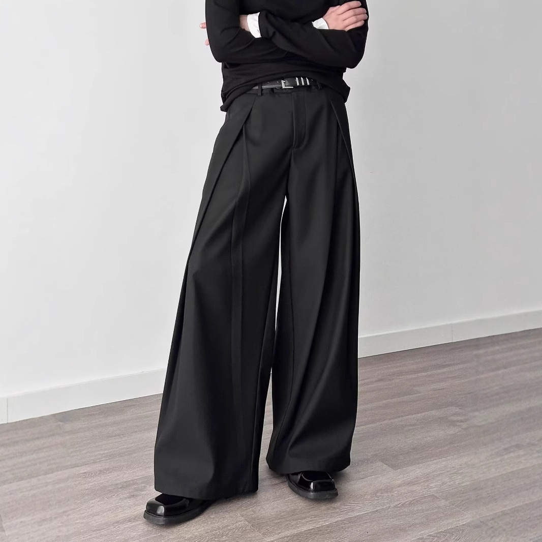 American high street retro grey pleated crescent-cut casual pants are versatile. Loose, wide-leg, drape floor-length suit pants for the street full figure
