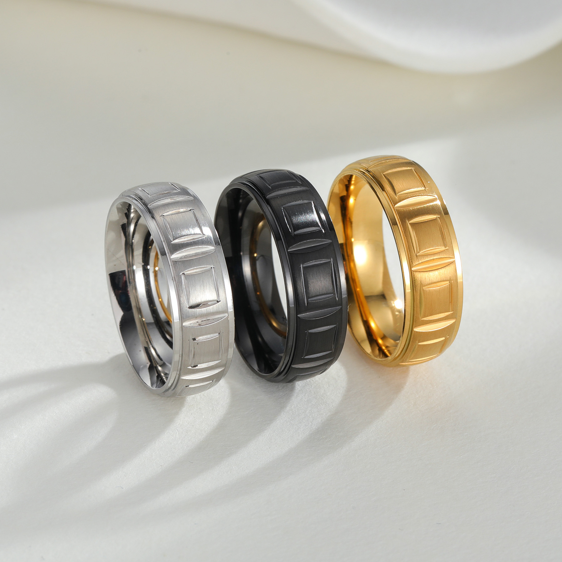 Fábrica en stock crossover anillo de acero inoxidable europa y américa vintage lote flor arena cara anillo anillo de acero de titanio simple no perder color details Picture