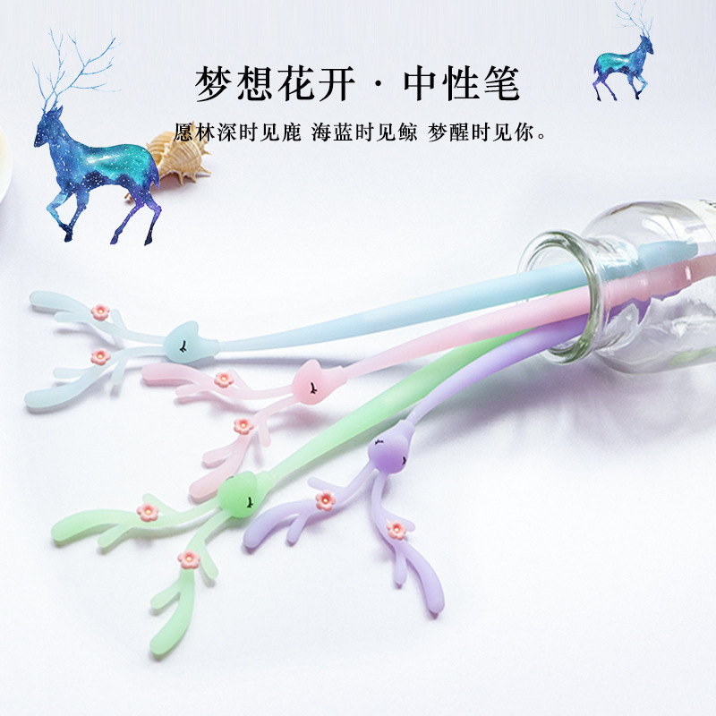 A light and fresh soft silicone deer pen barrel for children, primary and secondary school students, and teenage girls. A black pen core writing pen details Picture