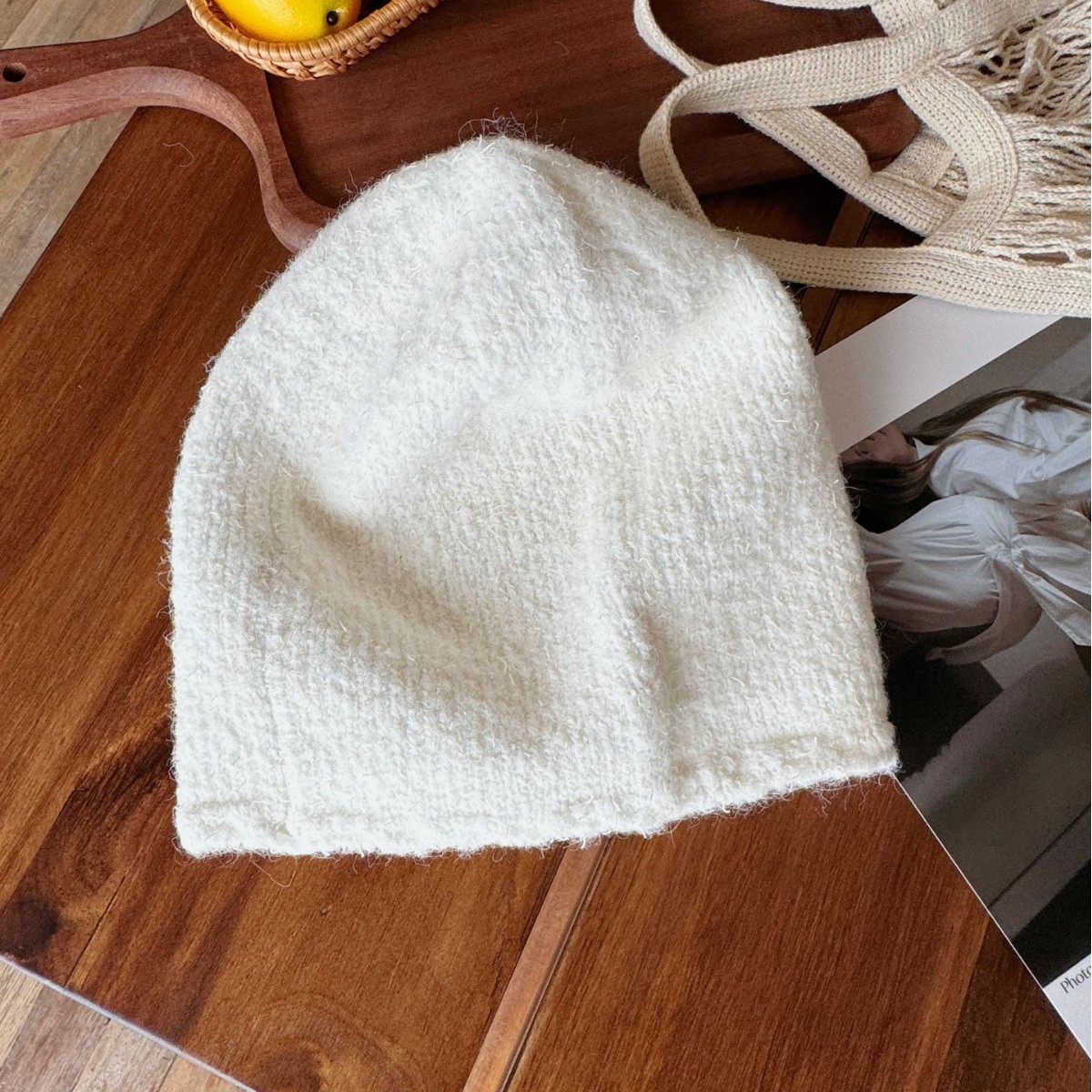 The star-style cold hat for autumn and winter, the chanel-style knitted hat, is fashionable and versatile, and can show off your face. The small bun hat is trendy and sweet Specification image