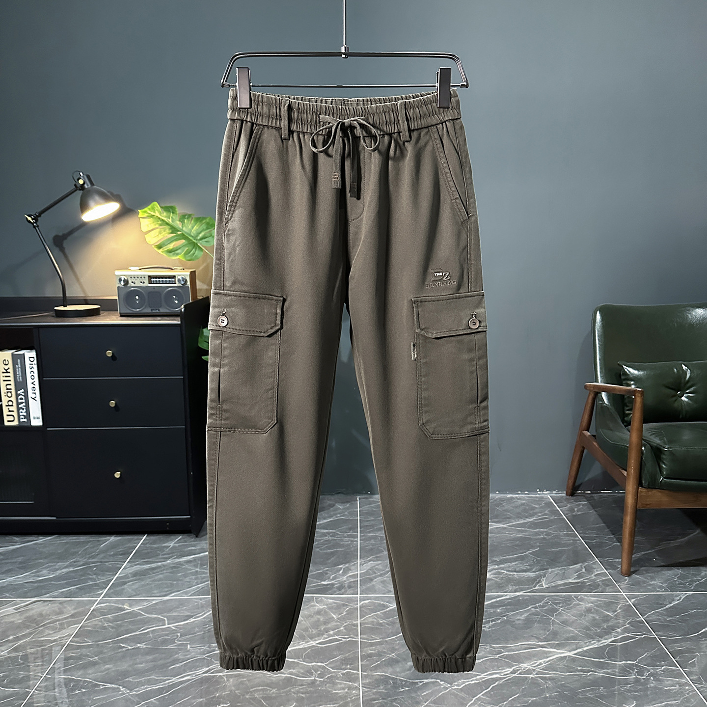 In the autumn of 2025, the thickened men's casual pants from Lyocell Tencel are trendy, fashionable and versatile, as well as versatile workwear pants for men