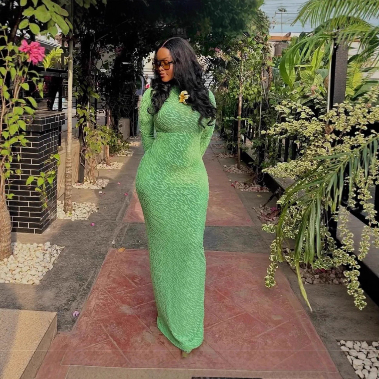 STOCKS Cross-border in-stock 2025 Autumn New style, elegant, waist-cinching, figure-hugging long dress Specification drawing