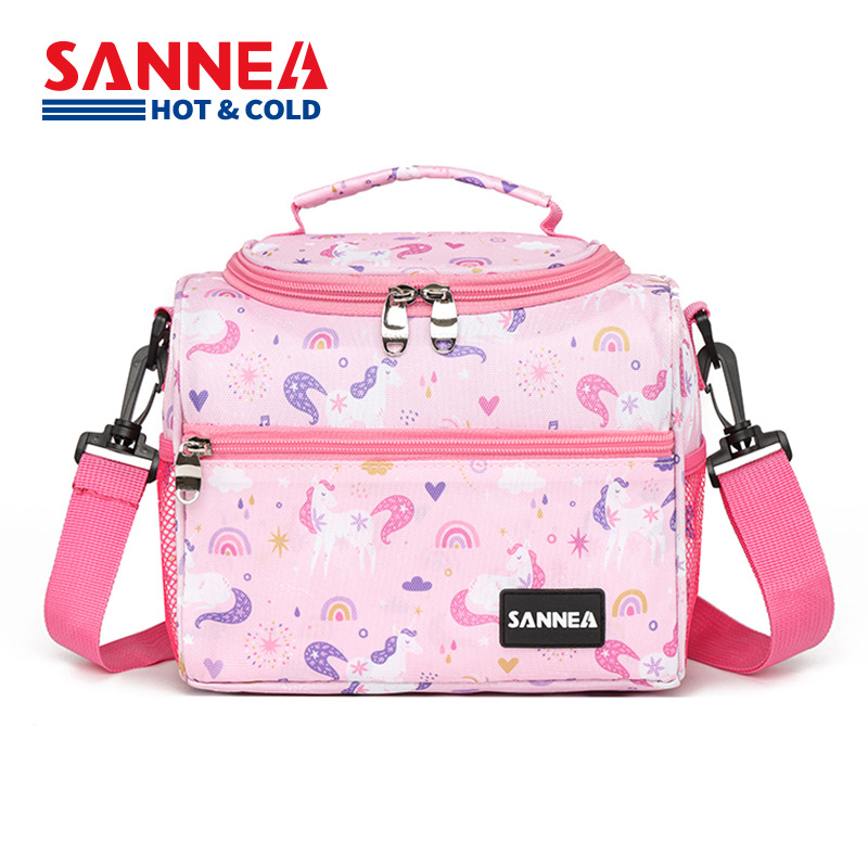 Three-energy cartoon portable insulated lunch box bag, cross-border insulated lunch bag, student hand-held lunch bag, children's meal bag in stock Application Scenario