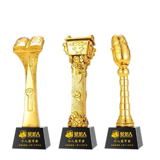 Wholesale of new gold, silver and copper thumb five-pointed star employee award crystal trophies from the Creative Resin Trophy Team Item Picture
