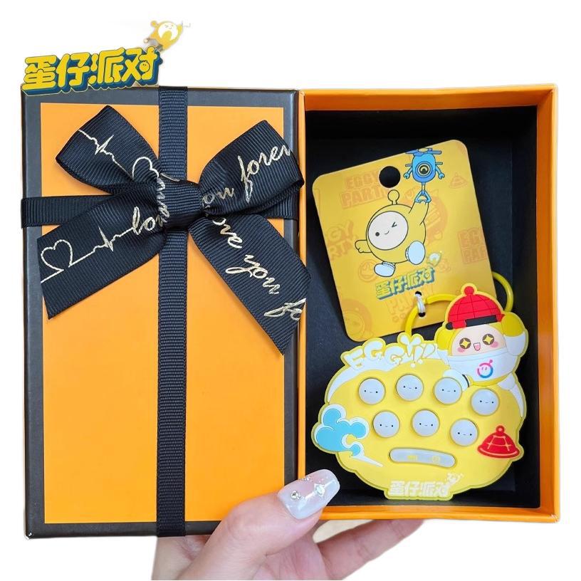 钥匙扣/星星人/陶泥镶钻/钥匙挂/镜子钥匙扣白底实物图