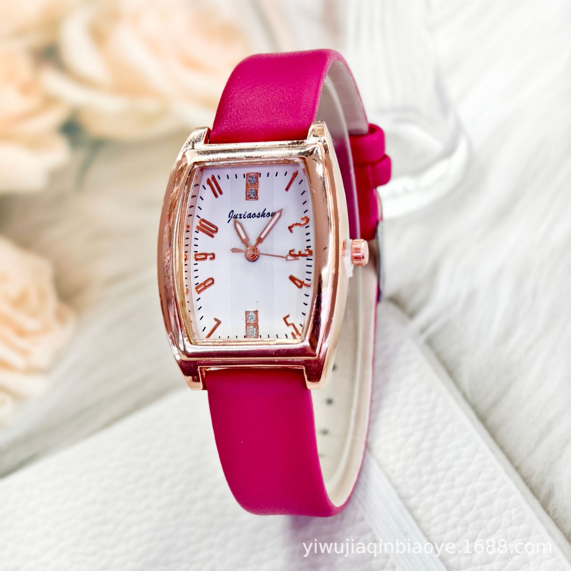 Cross-border foreign trade retro square women's watch, diamond-encrusted digital elegance wristwatch, women's quartz watch, light luxury fashionable women's watch Item Picture