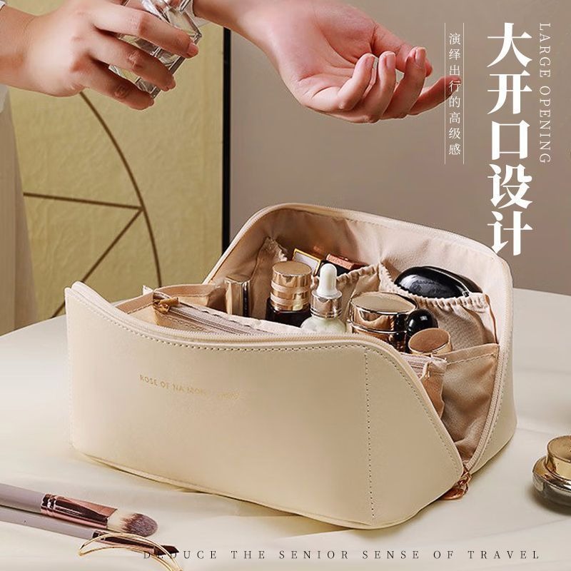 Light luxury style velvet makeup bag, storage bag, fabric toiletries and makeup bag details Picture