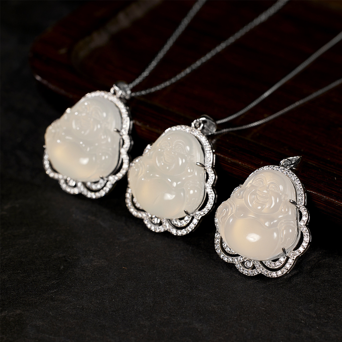 S925 silver Maitreya Buddha Necklace, girls' High school ice chalcone Laughing Buddha Pendant, niche collarbone chain Buddha ornaments full figure