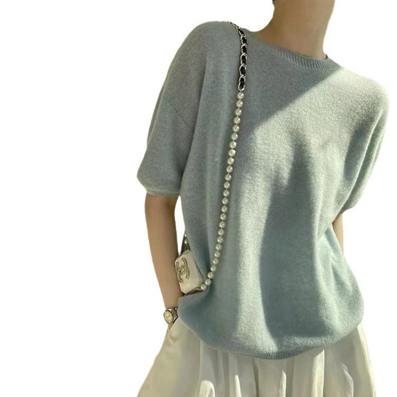 毛衣/女装/外套库存/牛仔服/女针织衫白底实物图