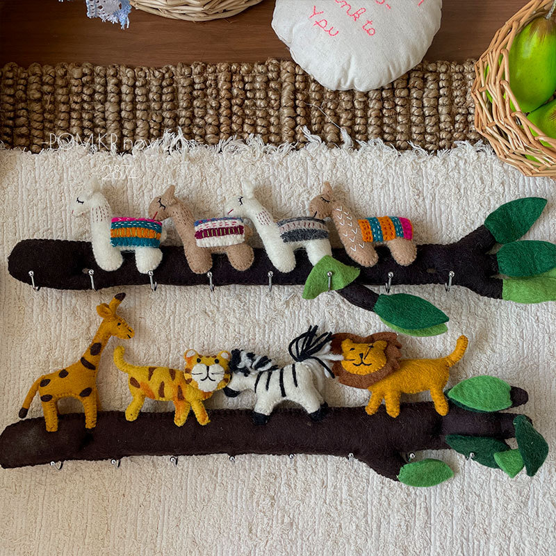 Star Person felt animal decoration branch pendant, plush kitty pendant, Zootopia style cute decorative items Application Scenario