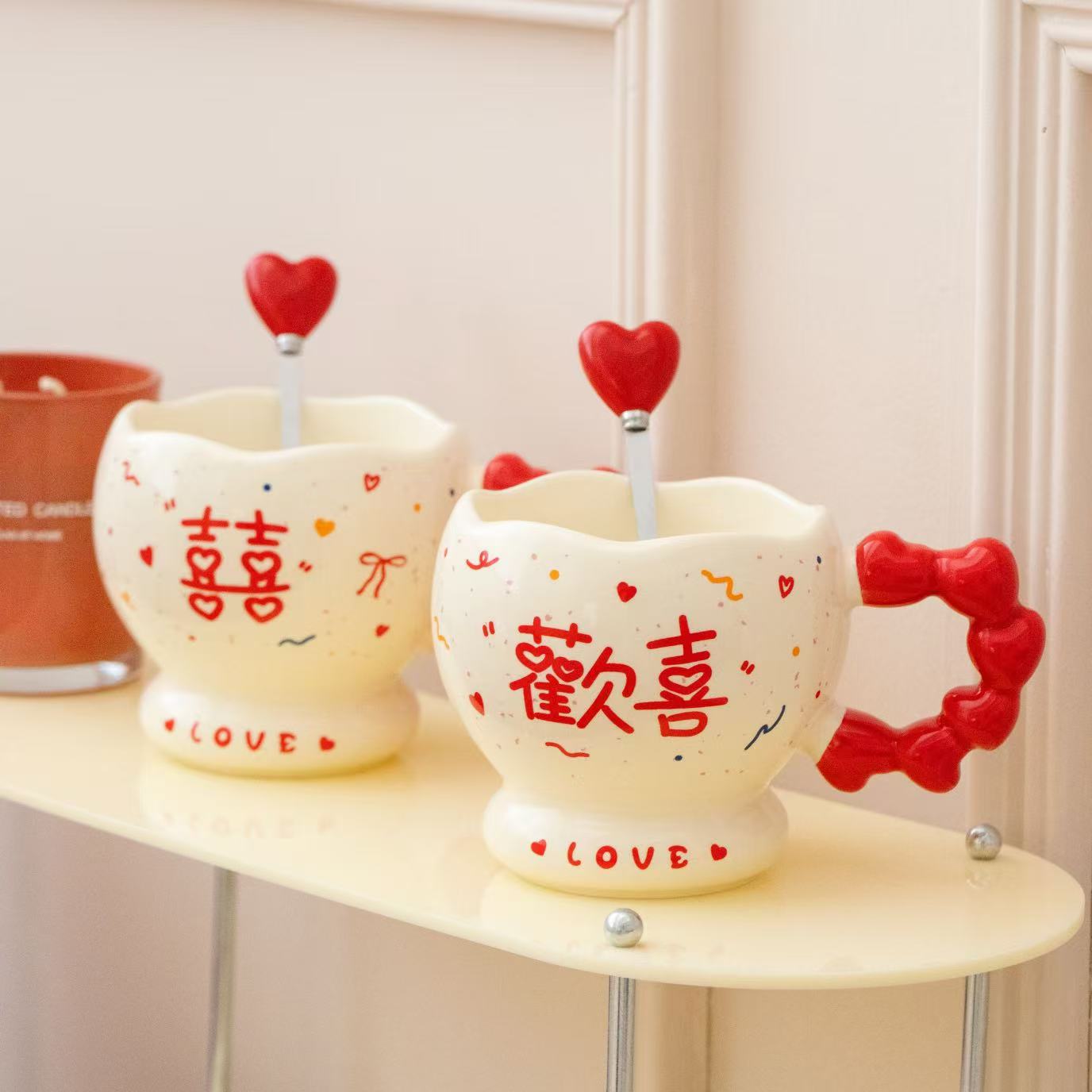 Festive and heartwarming ceramic cups with high appearance standards, couple mugs with spoons, exquisite pairs of cups, wedding gifts for newlyweds Application Scenario