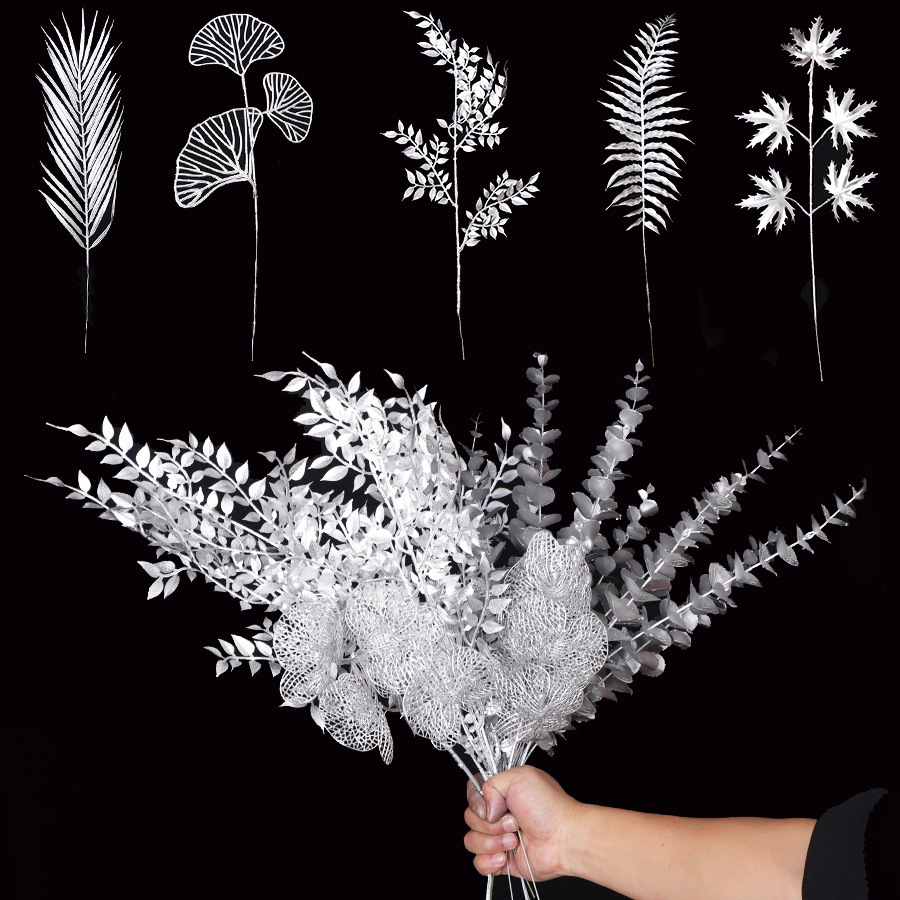银色仿真花年宵花银色尤加利银色叶子银杏叶假花福桶插花新年摆件白底实物图