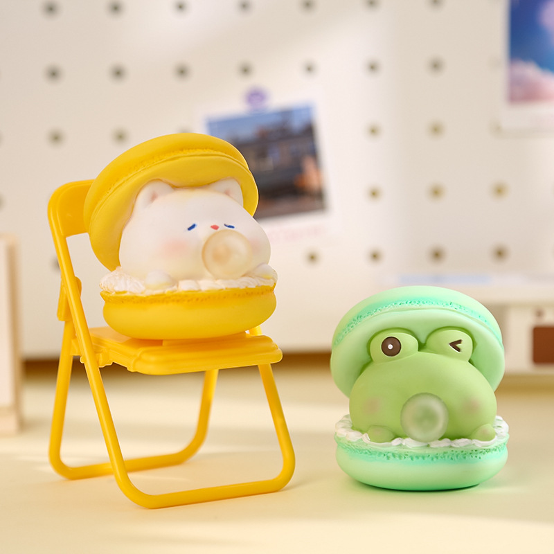 Bubble Macron Mini Cute Macaron home decoration desktop Small ornaments, car soft rubber resin handicrafts Specification image