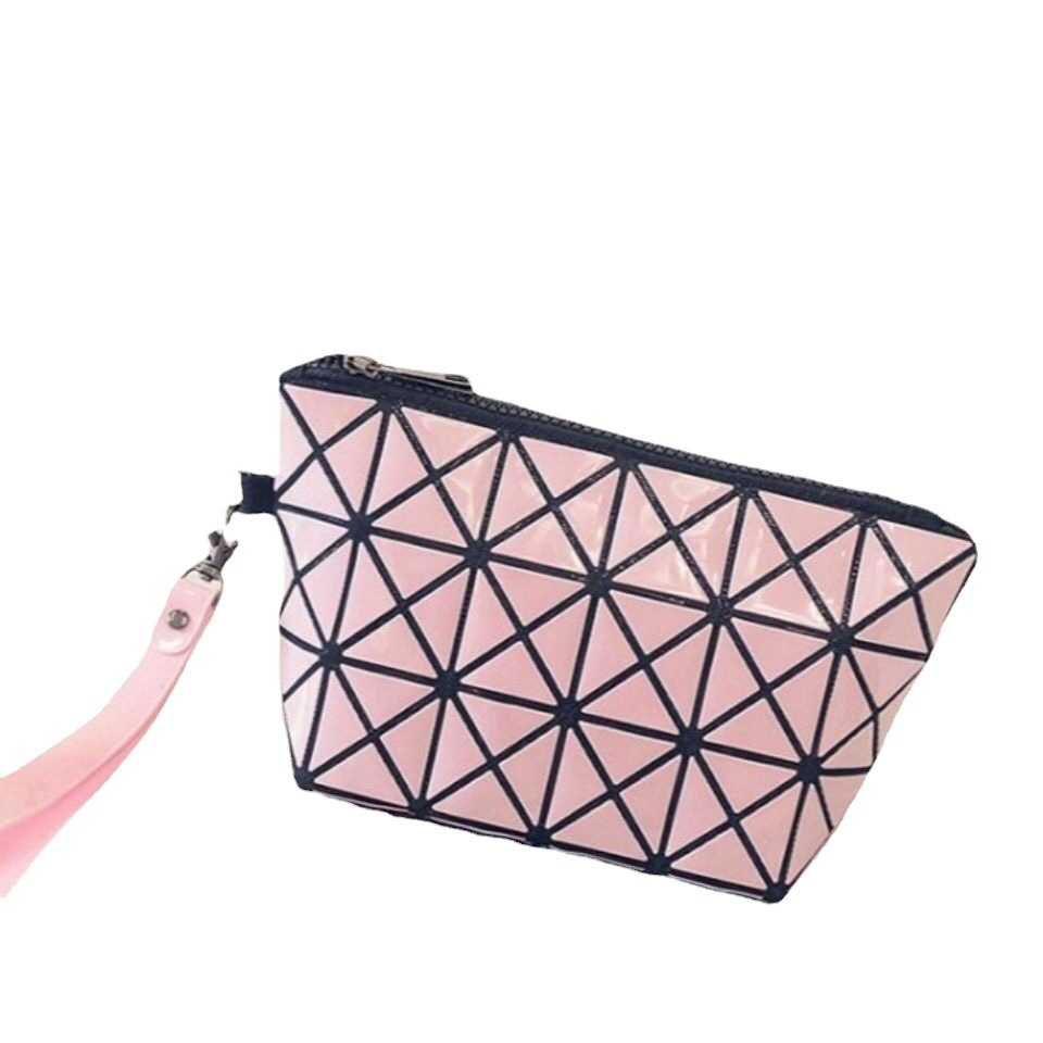 The new portable hand-held makeup bag from INS features a large-capacity travel geometric diamond-shaped versatile folding hand-held wallet for women Item Picture