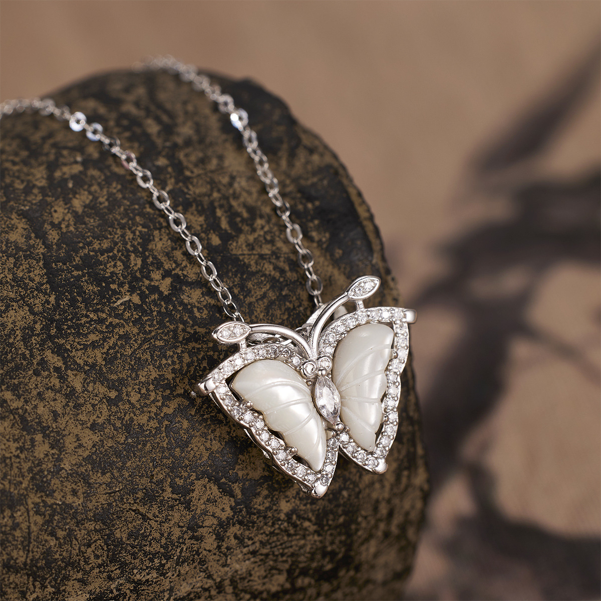 S925 sterling silver butterfly shell necklace, with ethnic style and unique design, women's collarbone chain, new Chinese-style jewelry wholesale details Picture