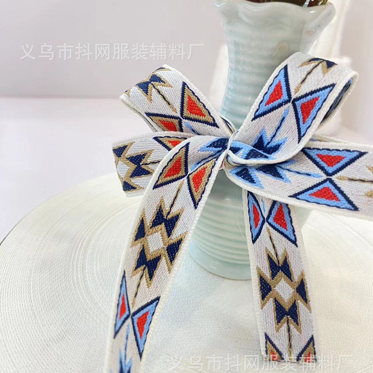 2cm multiestilo triangular jacquard bordado correas adornos para el pelo tocados bolsa banda lateral caja de regalo banda de embalaje Application Scenario