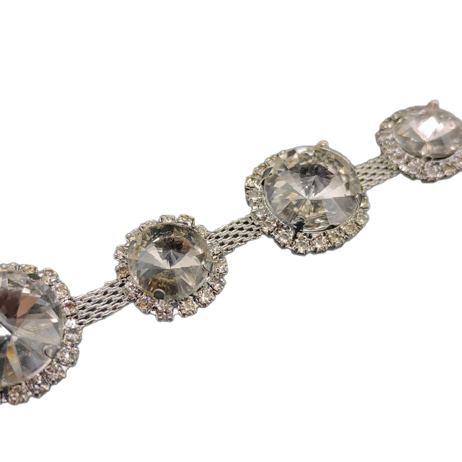 Factory direct sales of glass water diamond code chains, high-end wedding dress, dress, necklaces, clothing chains, accessories and accessories Item Picture