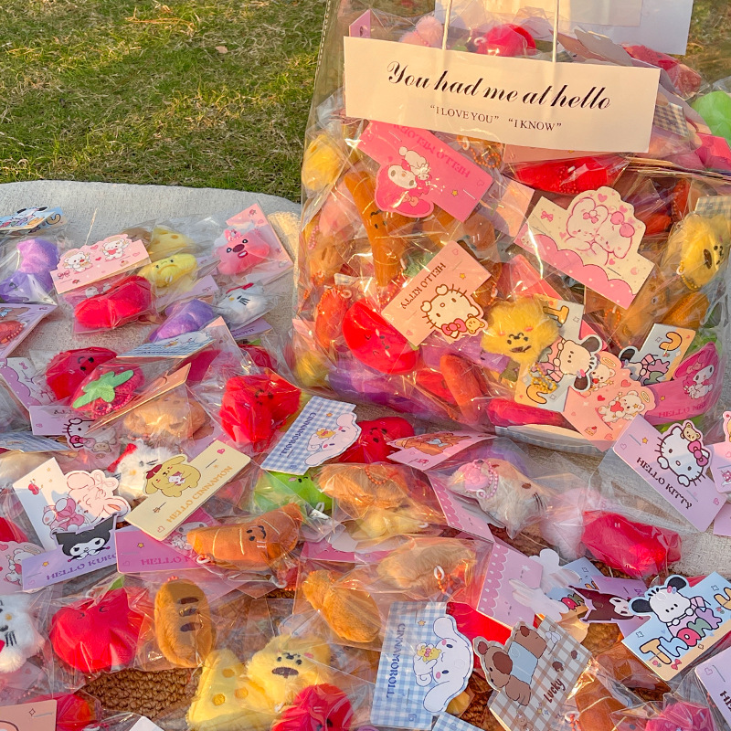 圣诞树苹果袋/铁桶礼盒/喜糖礼物袋/简动文创玩具/食品包装盒子产品图