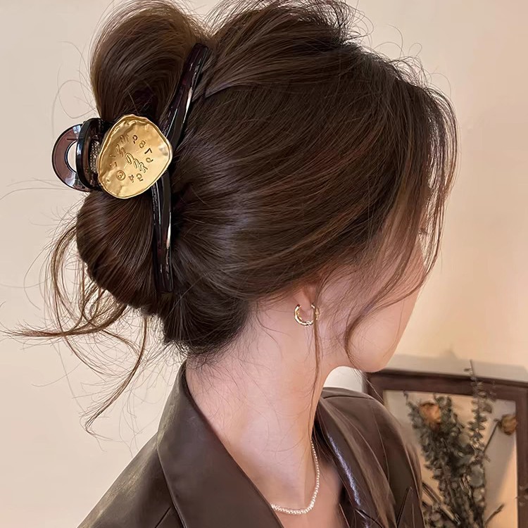 2025 New style simple and high-end women's hair clip, large shark hair clip, back of the head, elegant headwear