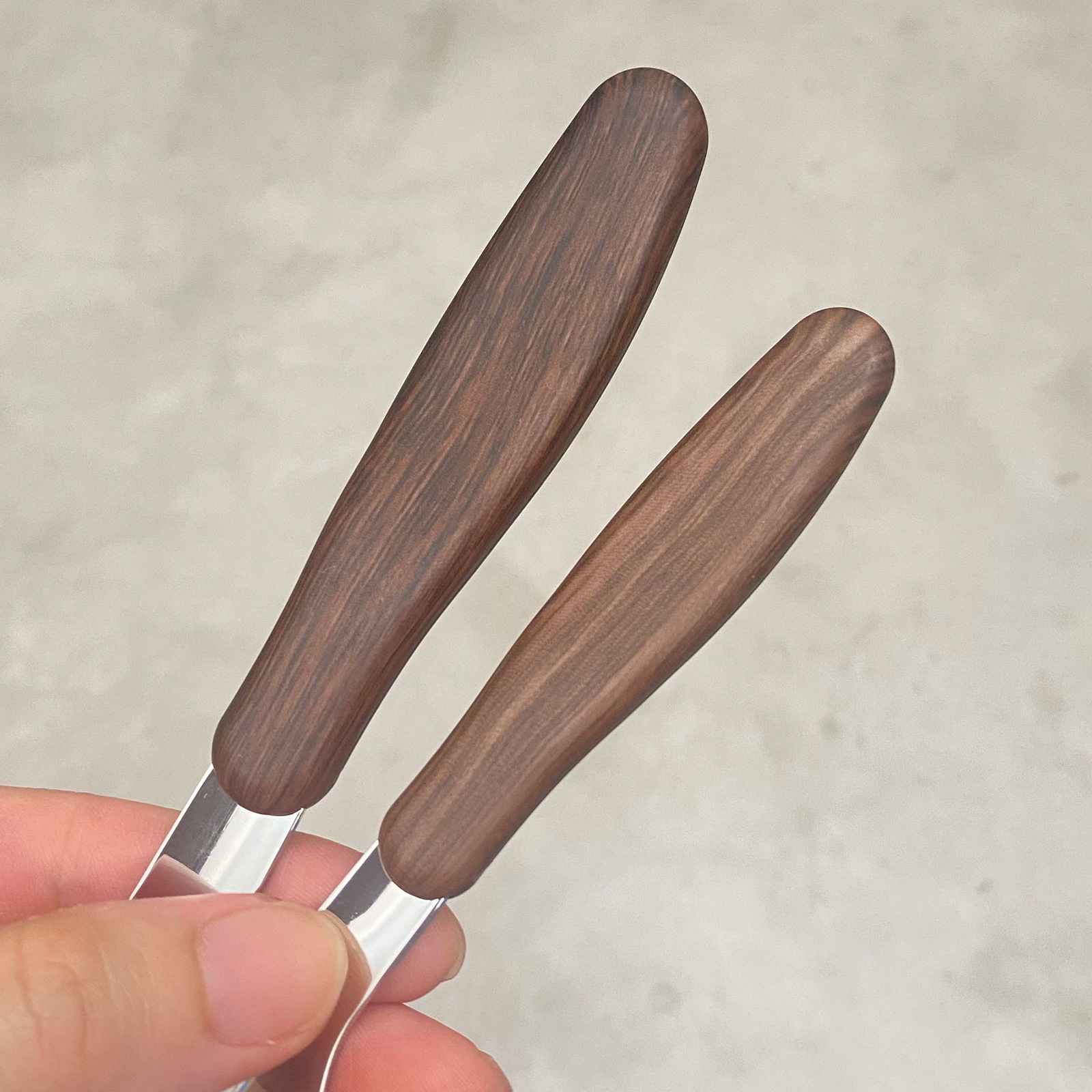 304 stainless steel ingot-shaped spoon, spoon, rice spoon, wood-grain imitation household spoon, adult kindergarten deepening meal and soup spoon Specification image