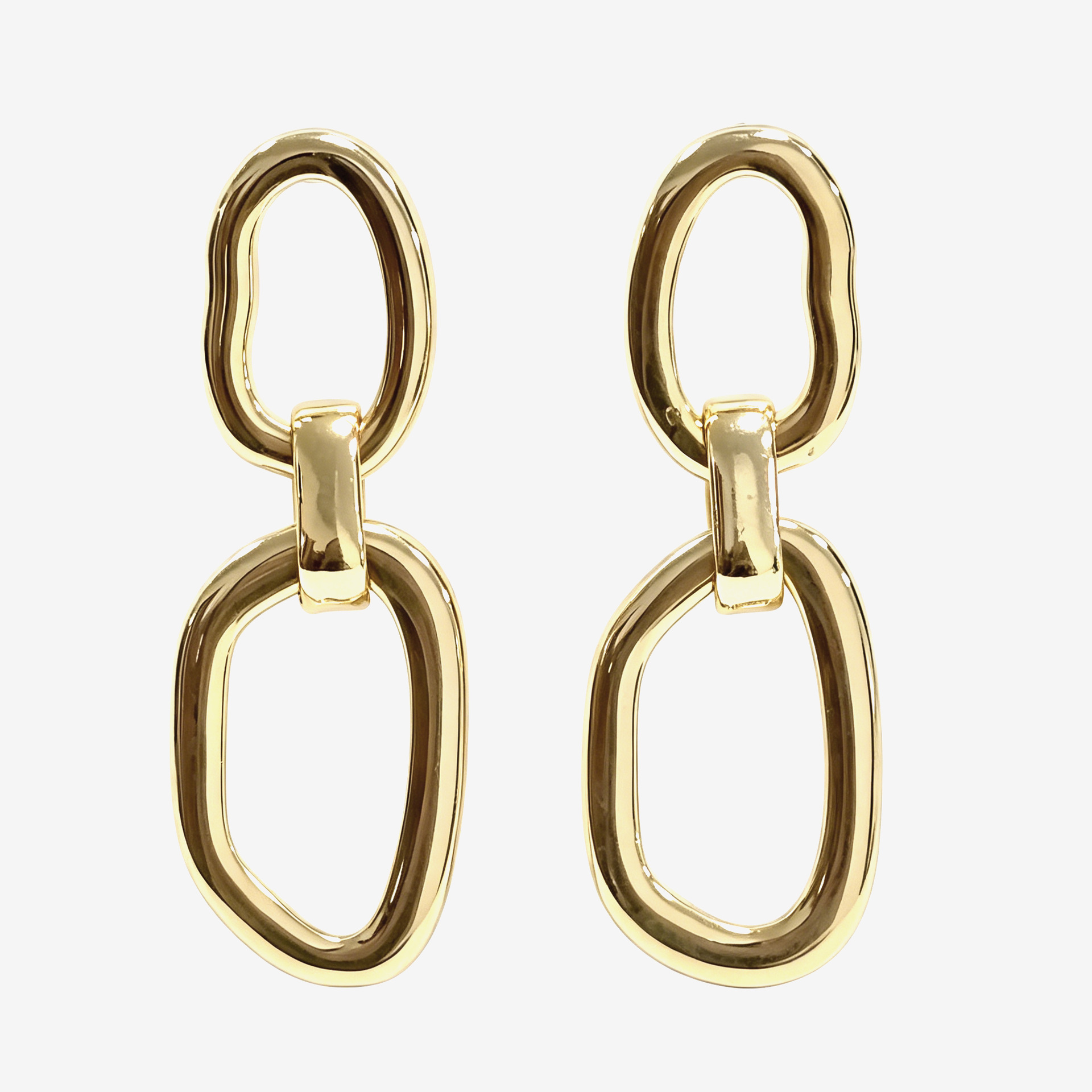 European and American cross-border copper gold-plated irregular geometric smooth ear studs, classic old money style earrings, high-end Amazon accessories Application Scenario